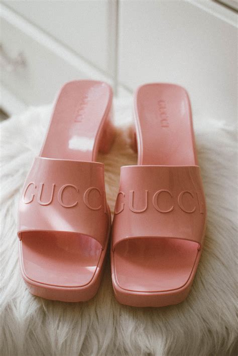 how to stretch out gucci slides|Gucci flat sandals review.